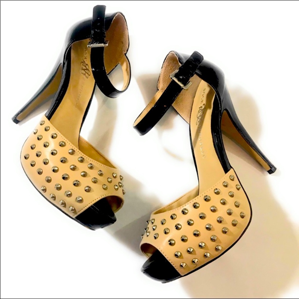 HOT Rock & Republic perp-tie studded heels 8.5